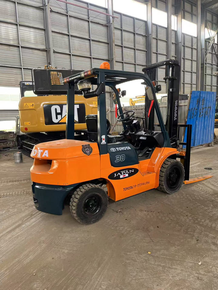 Toyota FD30 Forklift - Empilhadeira a diesel: foto 5 Toyota FD30 Forklift - Empilhadeira a diesel: foto 5