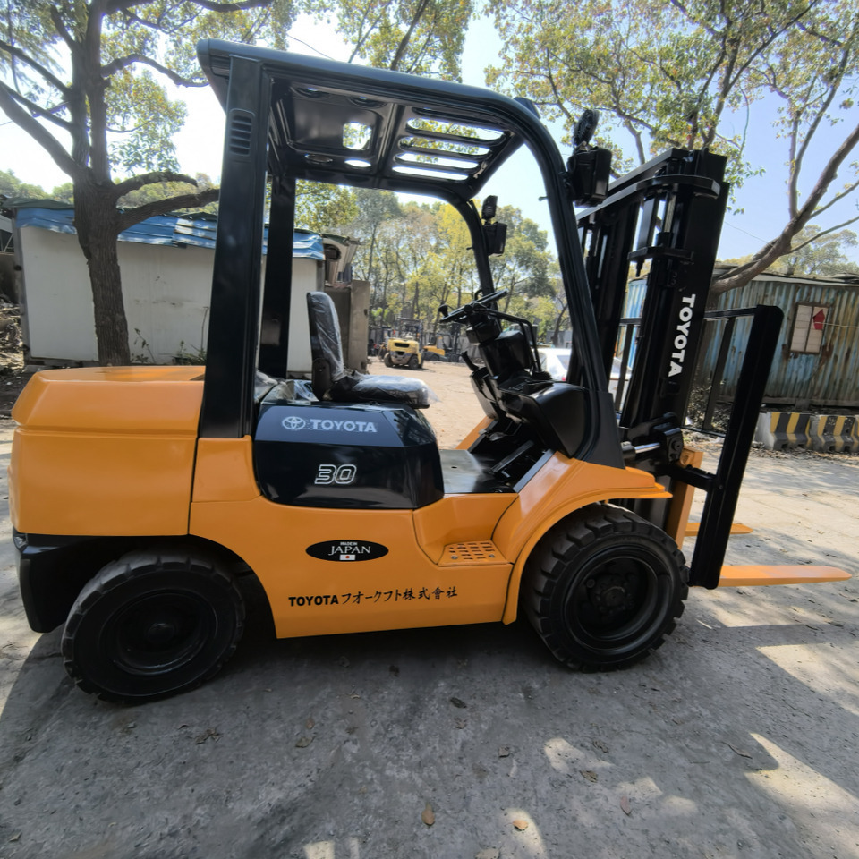 Toyota FD30 Forklift - Empilhadeira a diesel: foto 4 Toyota FD30 Forklift - Empilhadeira a diesel: foto 4