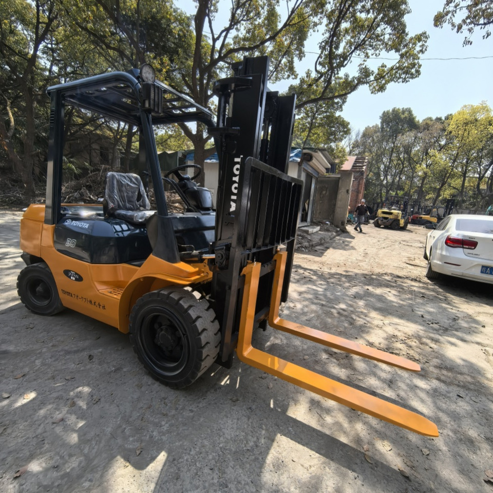 Toyota FD30 Forklift - Empilhadeira a diesel: foto 5 Toyota FD30 Forklift - Empilhadeira a diesel: foto 5