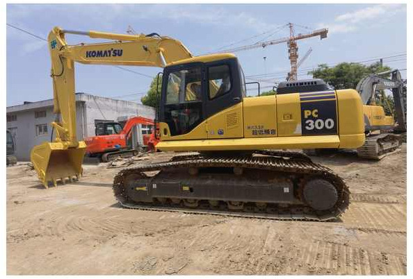 Komatsu PC300-7 excavator used komatsu pc350-7 pc300-7 pc240-7 PC220-7 PC230-7 PC210-7 PC200-7 in competitive price - Escavadora de rastos: foto 1 Komatsu PC300-7 excavator used komatsu pc350-7 pc300-7 pc240-7 PC220-7 PC230-7 PC210-7 PC200-7 in competitive price - Escavadora de rastos: foto 1