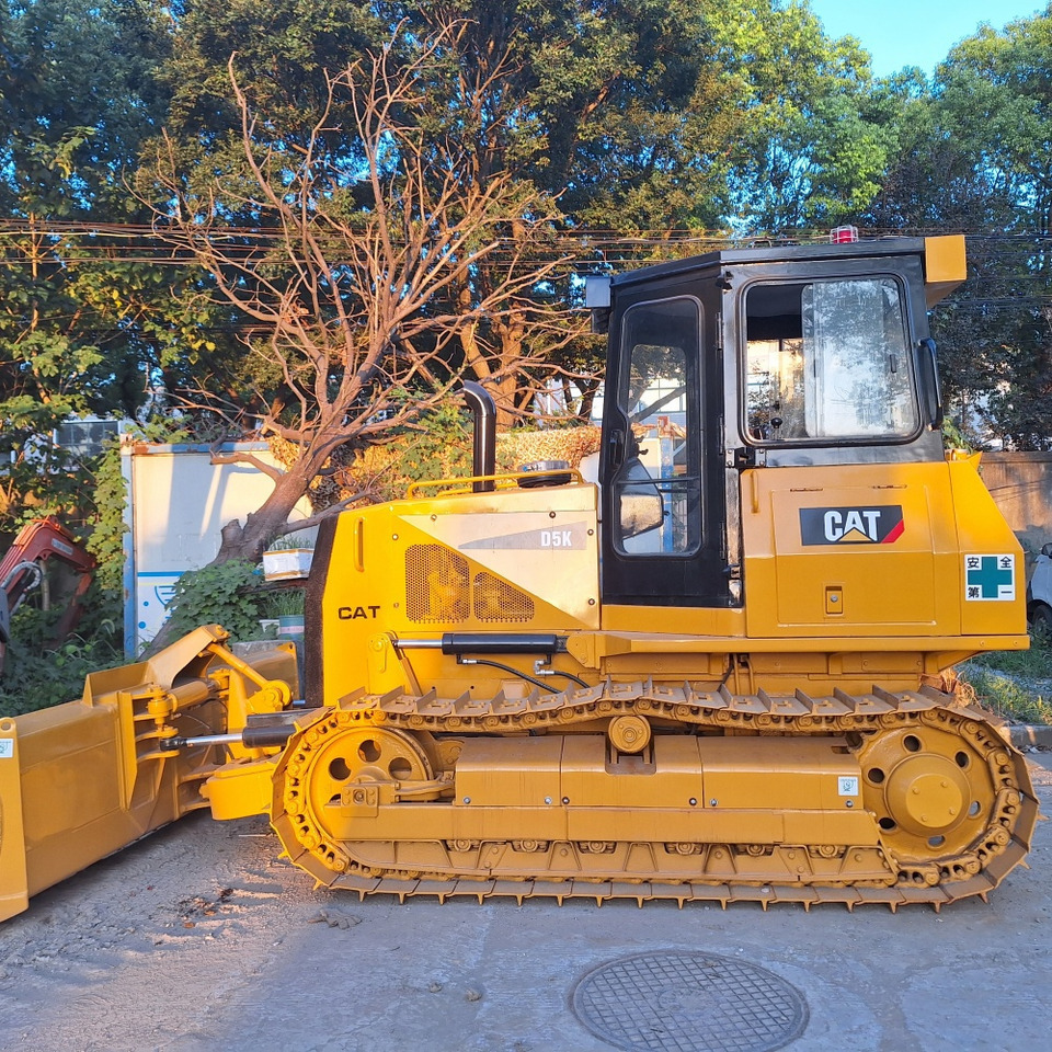 Used caterpillar cat D5k bulldozer - Buldôzer: foto 3 Used caterpillar cat D5k bulldozer - Buldôzer: foto 3