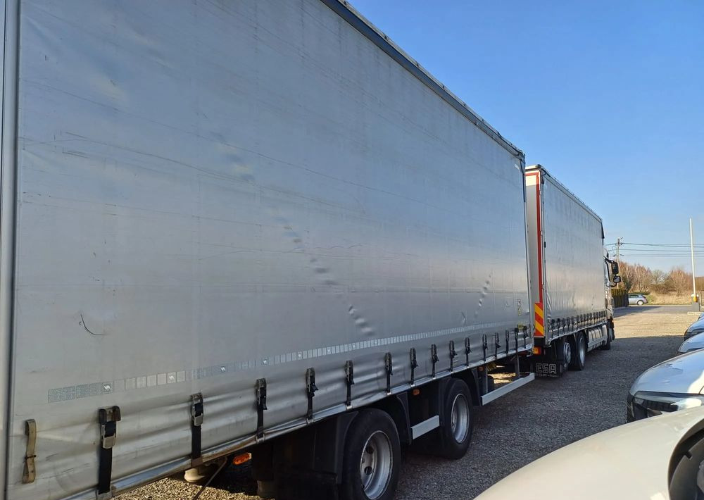 DAF XF 480 SUPER SPACE CAB / ZESTAW TANDEM PRZEJAZDOWY 120m3 - Camião de lona: foto 3 DAF XF 480 SUPER SPACE CAB / ZESTAW TANDEM PRZEJAZDOWY 120m3 - Camião de lona: foto 3