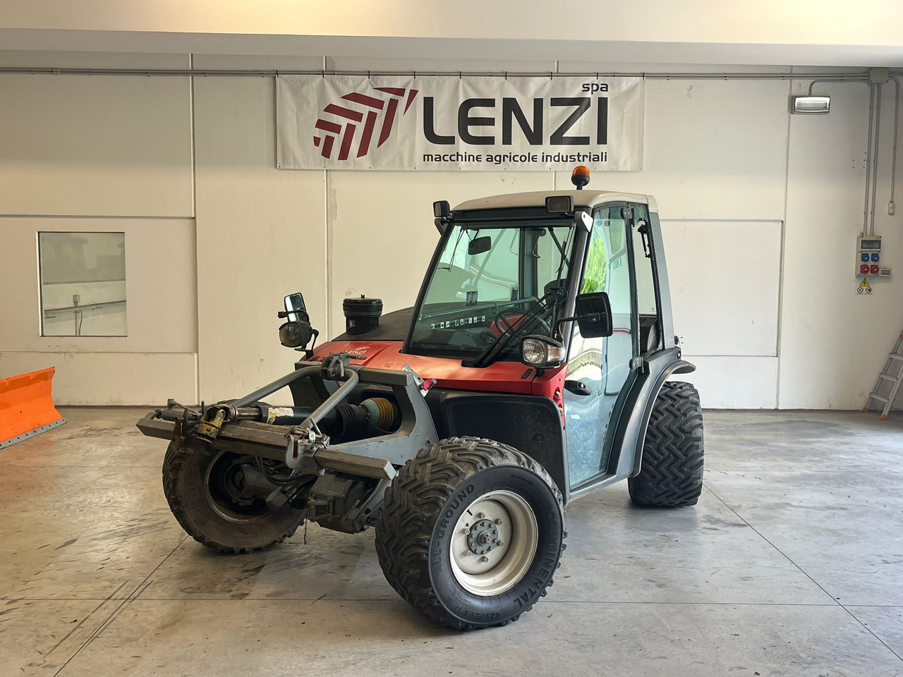 AEBI TT 270 - Trator: foto 1 AEBI TT 270 - Trator: foto 1
