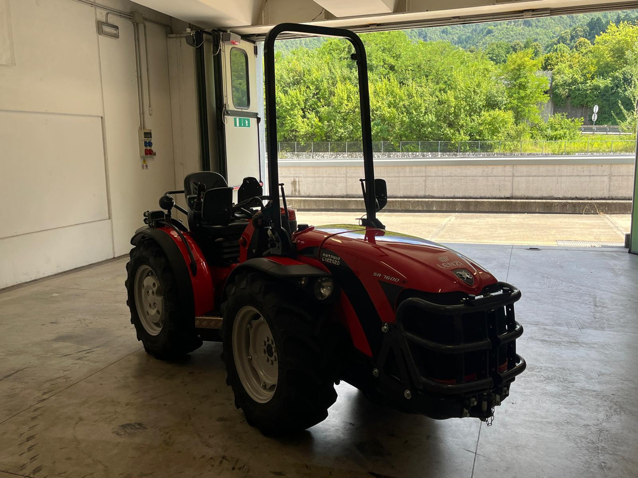ANTONIO CARRARO INFINITY SR 7600 - Trator: foto 4 ANTONIO CARRARO INFINITY SR 7600 - Trator: foto 4