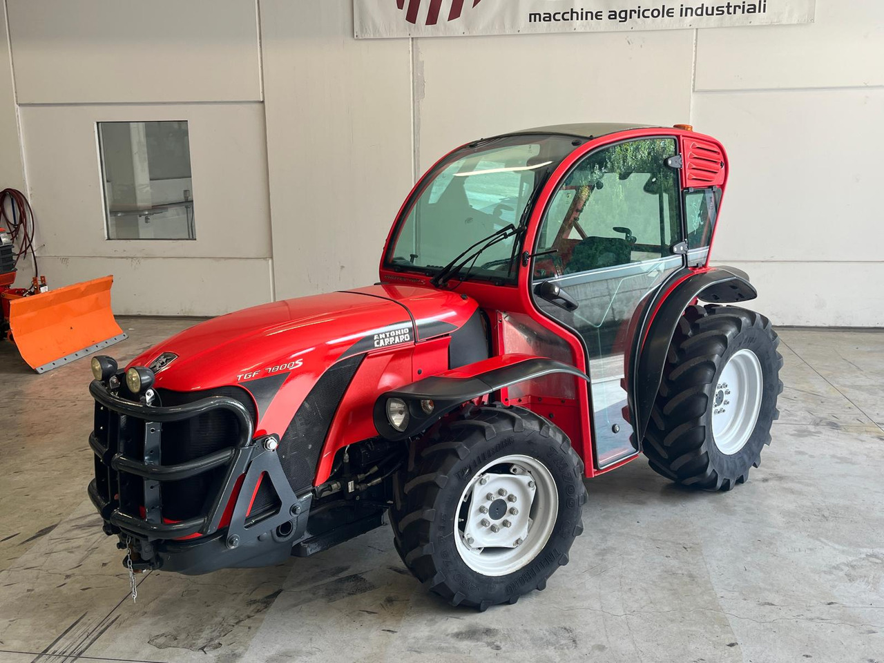 ANTONIO CARRARO TGF 7800S - Trator: foto 2 ANTONIO CARRARO TGF 7800S - Trator: foto 2