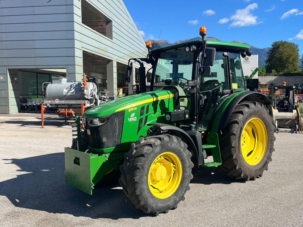 JOHN DEERE 5115M - Trator: foto 2 JOHN DEERE 5115M - Trator: foto 2