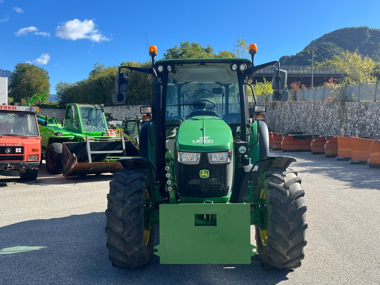 JOHN DEERE 5115M - Trator: foto 3 JOHN DEERE 5115M - Trator: foto 3