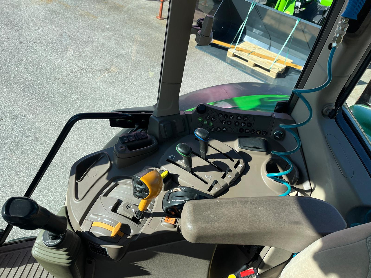 Trator JOHN DEERE 6100M: foto 14