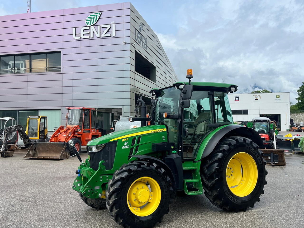 TRATTORE JOHN DEERE 5115R - Trator: foto 1 TRATTORE JOHN DEERE 5115R - Trator: foto 1