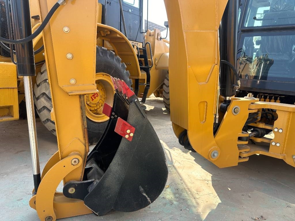Retroescavadeira CAT 420 F ST: foto 6
