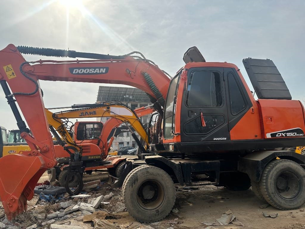 Doosan DH 150 W-7  - Escavadeira de rodas: foto 2 Doosan DH 150 W-7  - Escavadeira de rodas: foto 2