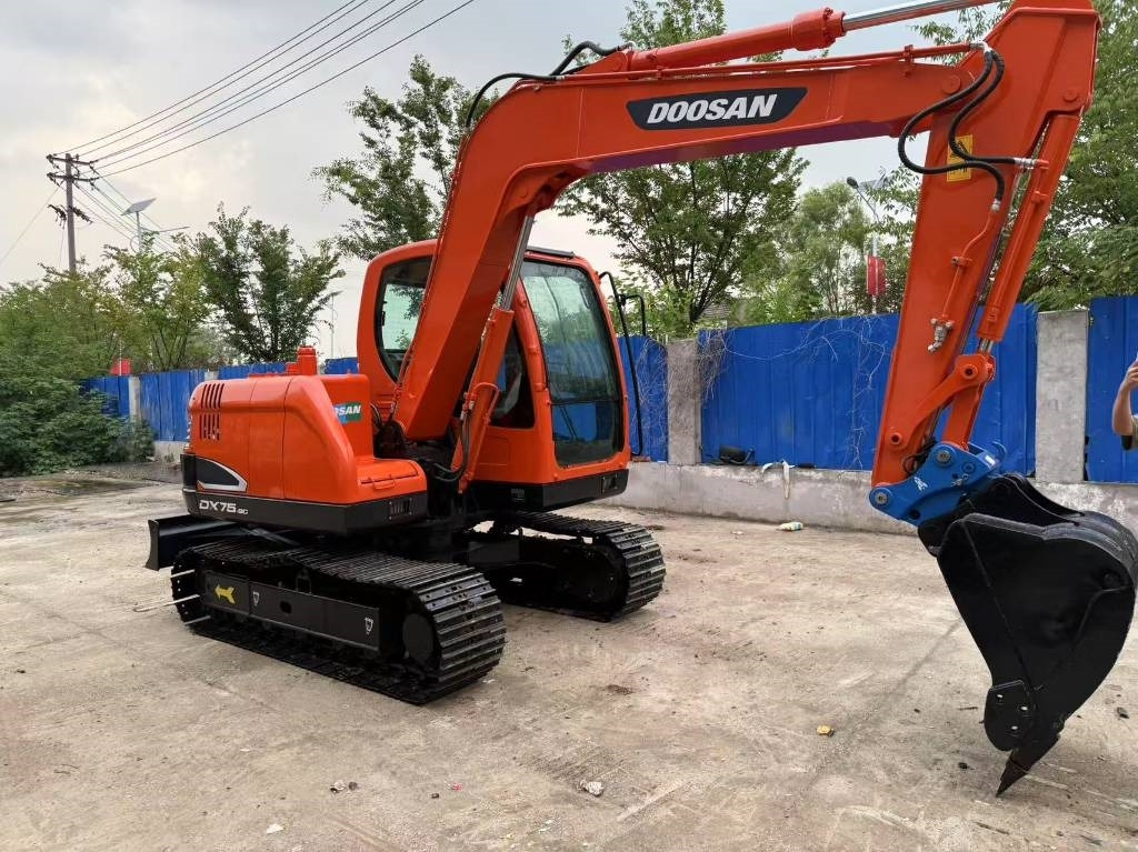 Doosan DX 75 - Escavadora de rastos: foto 4 Doosan DX 75 - Escavadora de rastos: foto 4