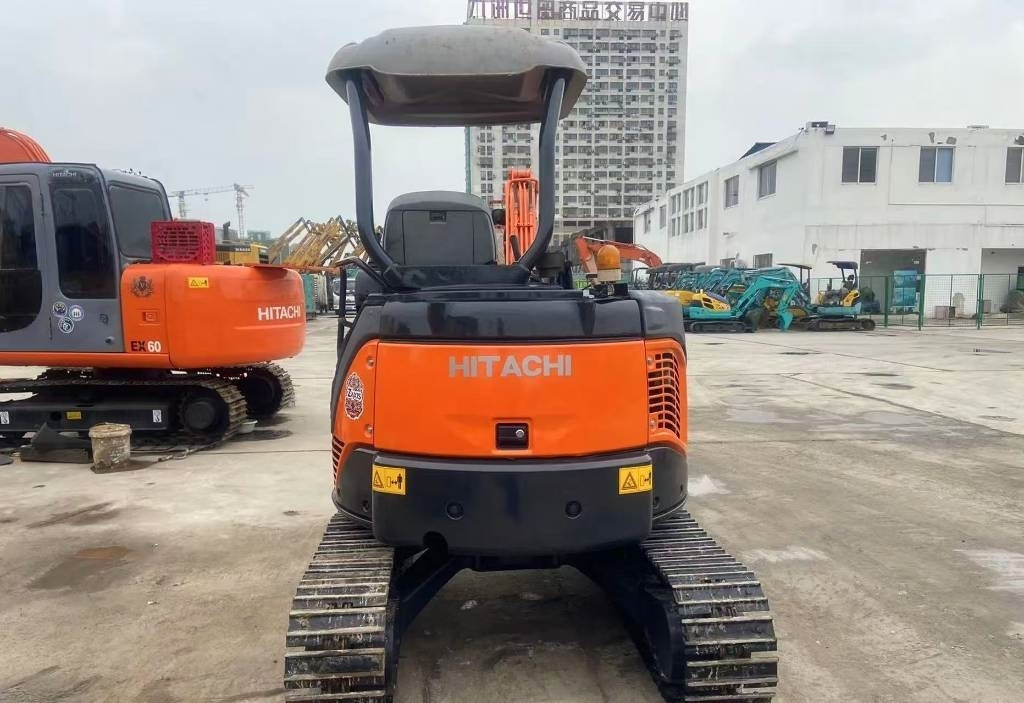 Hitachi 30 - Escavadora de rastos: foto 2 Hitachi 30 - Escavadora de rastos: foto 2