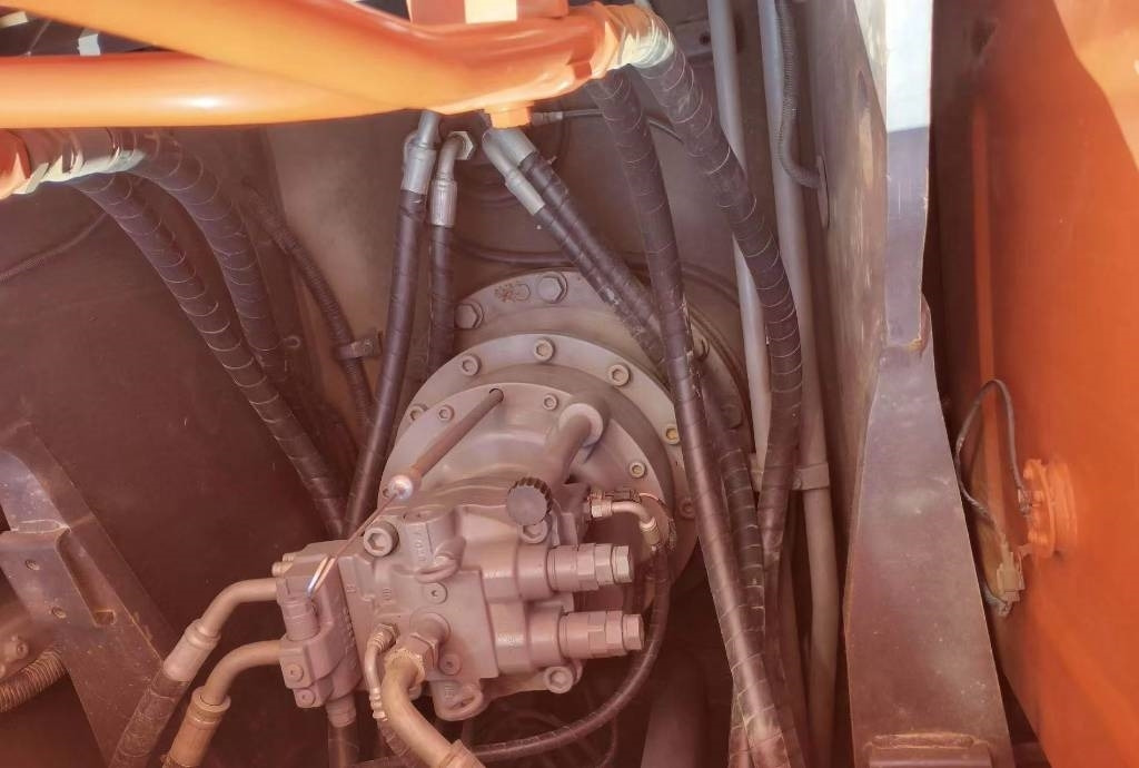 Hitachi ZX 240 - Escavadora de rastos: foto 5 Hitachi ZX 240 - Escavadora de rastos: foto 5