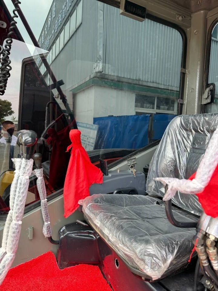 Hitachi ZX 55 - Mini escavadeira: foto 5 Hitachi ZX 55 - Mini escavadeira: foto 5