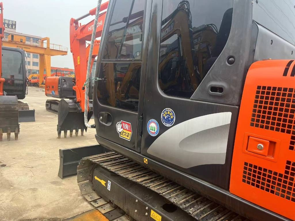 Hitachi ZX 60 - Mini escavadeira: foto 1 Hitachi ZX 60 - Mini escavadeira: foto 1