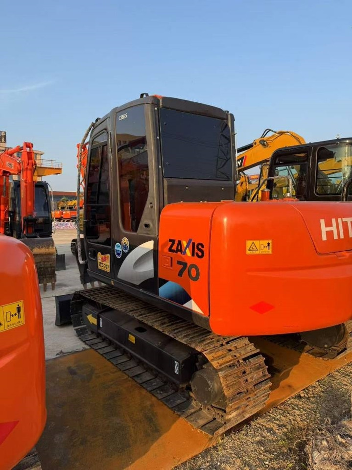 Hitachi Zaxis 70 - Escavadora de rastos: foto 1 Hitachi Zaxis 70 - Escavadora de rastos: foto 1