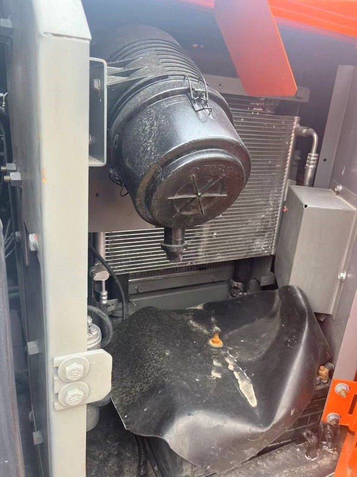 Hitachi zaxis60 - Escavadora de rastos: foto 5 Hitachi zaxis60 - Escavadora de rastos: foto 5