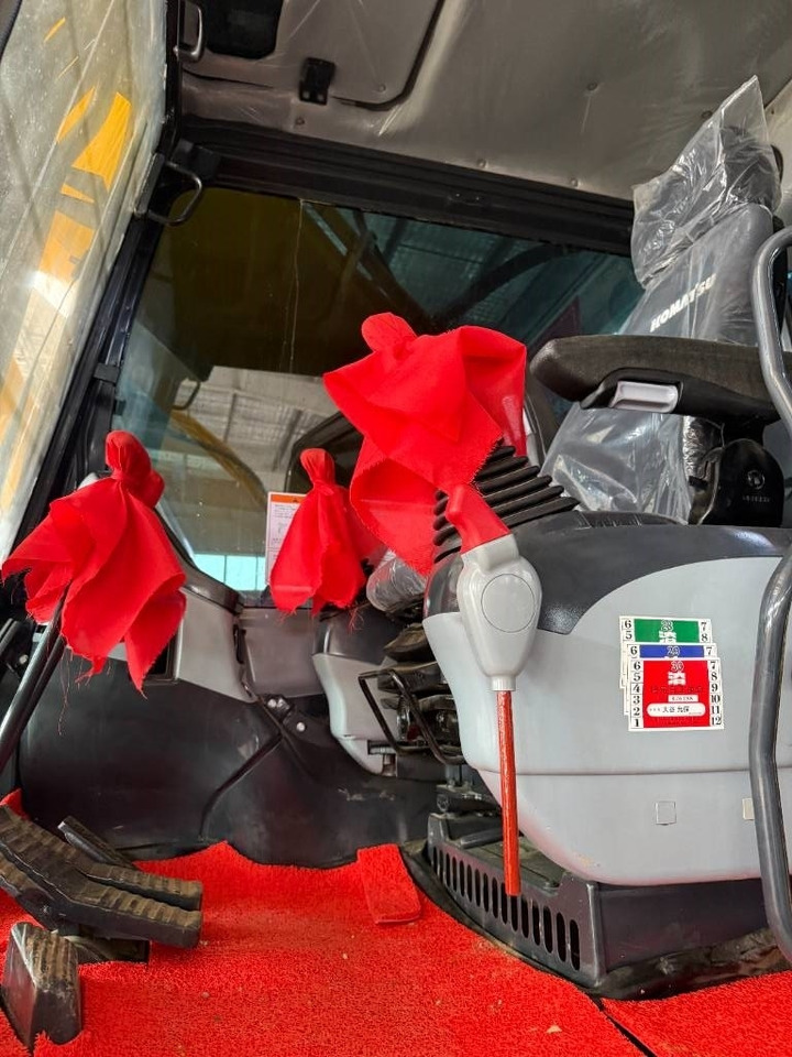 Komatsu 350 - Escavadora de rastos: foto 3 Komatsu 350 - Escavadora de rastos: foto 3