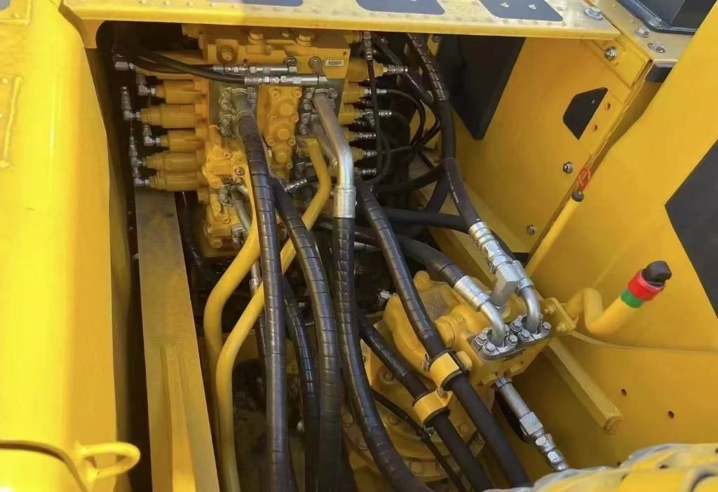 Komatsu PC 200-8 - Escavadora de rastos: foto 3 Komatsu PC 200-8 - Escavadora de rastos: foto 3