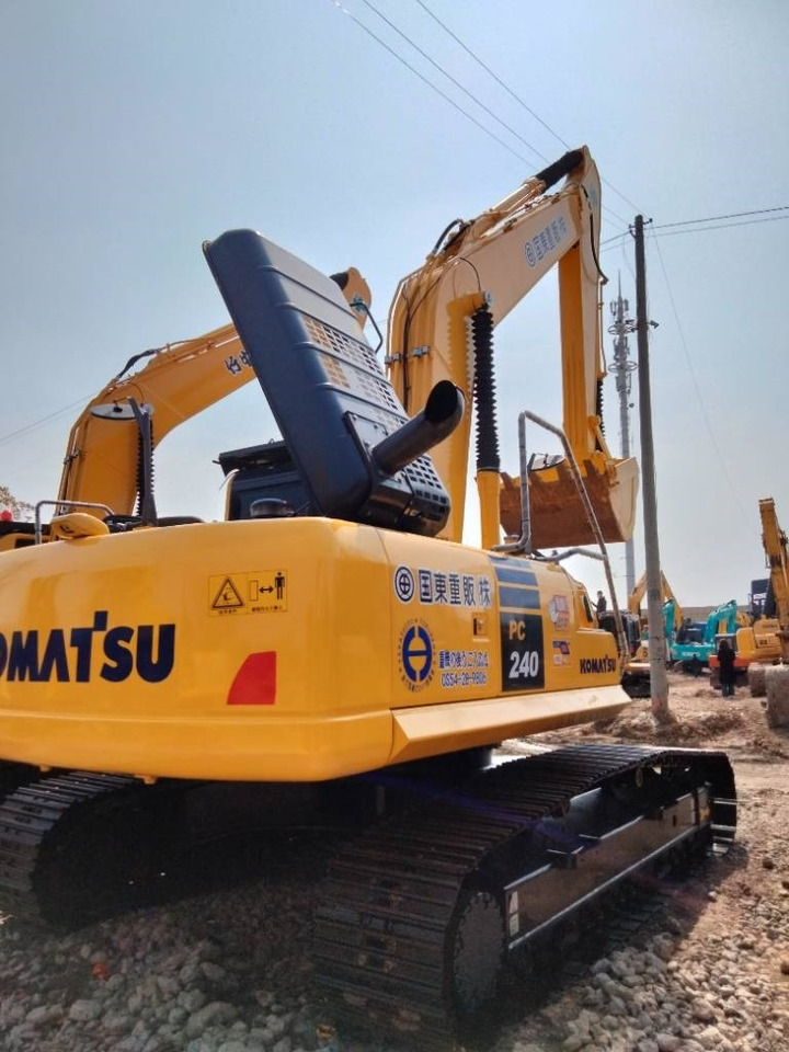 Leasing de Komatsu PC 240  Komatsu PC 240: foto 9