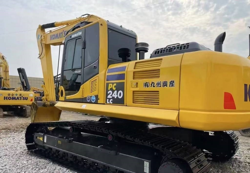 Escavadora de rastos Komatsu PC 240: foto 6
