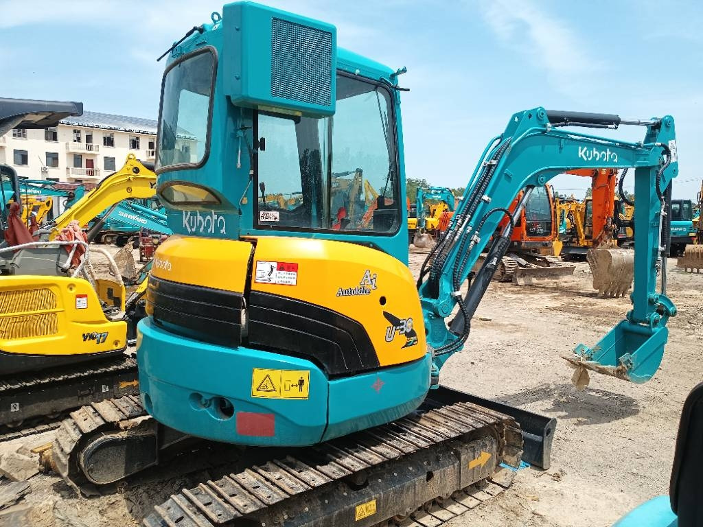 Kubota U 30 - Mini escavadeira: foto 1 Kubota U 30 - Mini escavadeira: foto 1