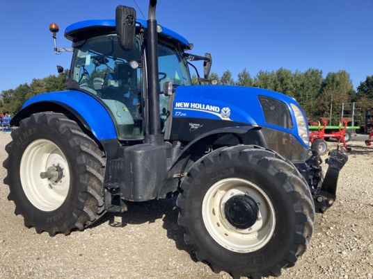 New Holland T7.210 - Trator: foto 2 New Holland T7.210 - Trator: foto 2