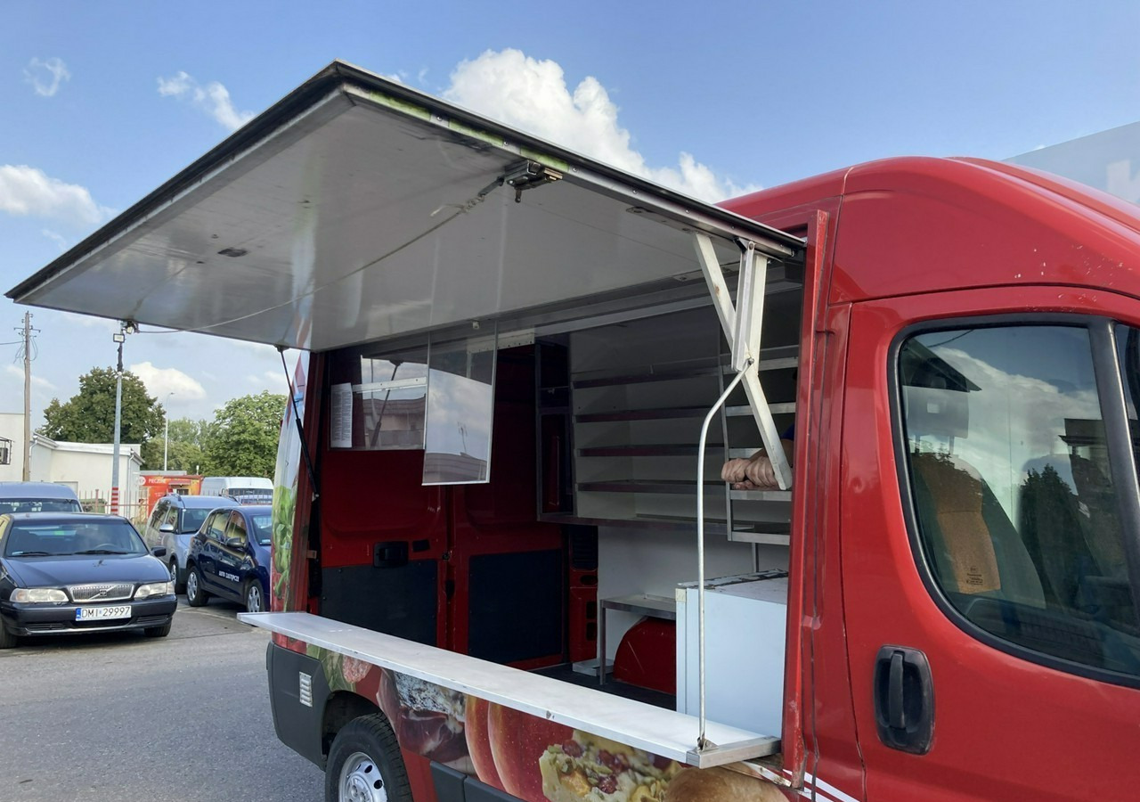 Citroen Jumper Jumper Autosklep Gastronomiczny Food Truck Foodtruck sklep bar 2015 - Food truck: foto 4 Citroen Jumper Jumper Autosklep Gastronomiczny Food Truck Foodtruck sklep bar 2015 - Food truck: foto 4