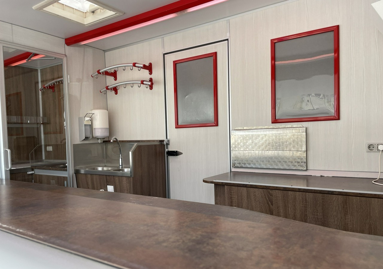 Fiat Ducato Autosklep Gastronomiczny Food Truck Foodtruck sklep W-zasil 2015 - Food truck: foto 2 Fiat Ducato Autosklep Gastronomiczny Food Truck Foodtruck sklep W-zasil 2015 - Food truck: foto 2