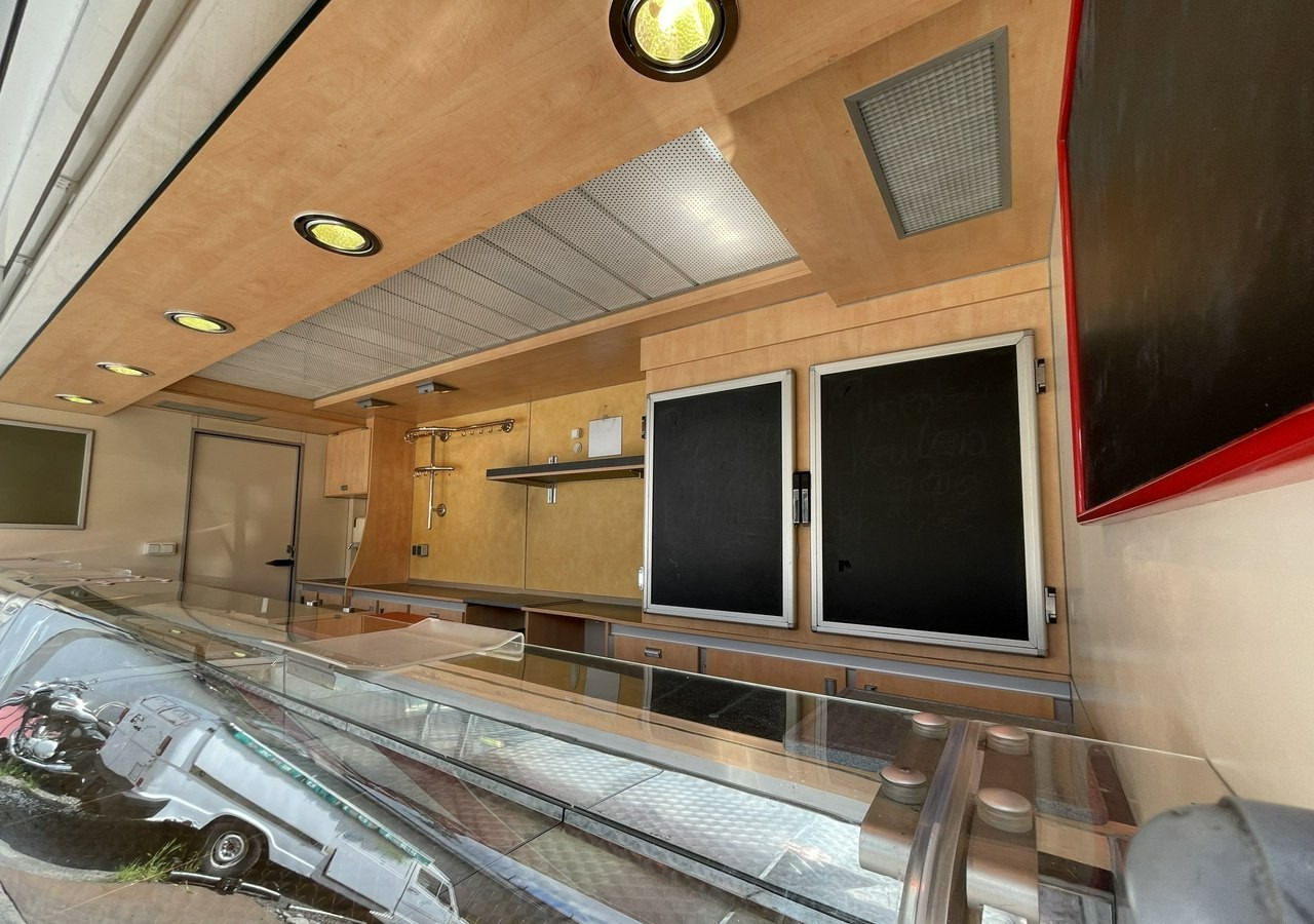Fiat Ducato Autosklep wędlin Gastronomiczny Food Truck Foodtruck Sklep Borco - Food truck: foto 3 Fiat Ducato Autosklep wędlin Gastronomiczny Food Truck Foodtruck Sklep Borco - Food truck: foto 3