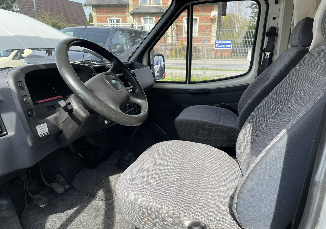 Fotografia de interior 2: Autocaravana capucine Ford Transit Ford Transit Kamper 5-osobowy GRANDUCA 560