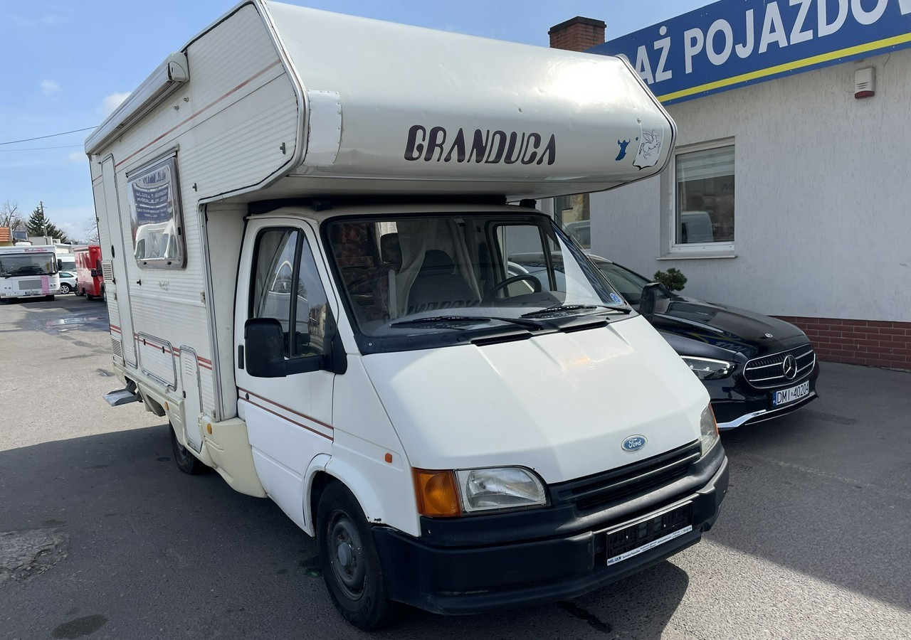 Fotografia de interior 1: Autocaravana capucine Ford Transit Ford Transit Kamper 5-osobowy GRANDUCA 560