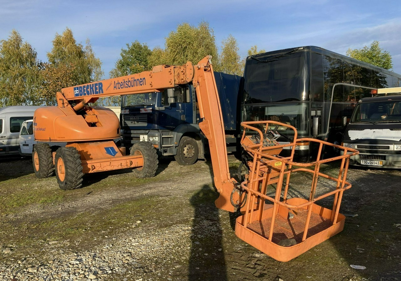 Inna Inny Podnośnik koszowy Haulotte H23 zwyżka 4x4 12082 mg 23 metrów - Plataforma telescópica: foto 4 Inna Inny Podnośnik koszowy Haulotte H23 zwyżka 4x4 12082 mg 23 metrów - Plataforma telescópica: foto 4