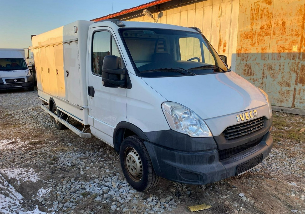 Iveco Inny Iveco Iveco Daily 35-13 chłodnia 10 komorowa Mrożnia do -40C Model 2014 - Carrinha frigorífica: foto 1 Iveco Inny Iveco Iveco Daily 35-13 chłodnia 10 komorowa Mrożnia do -40C Model 2014 - Carrinha frigorífica: foto 1
