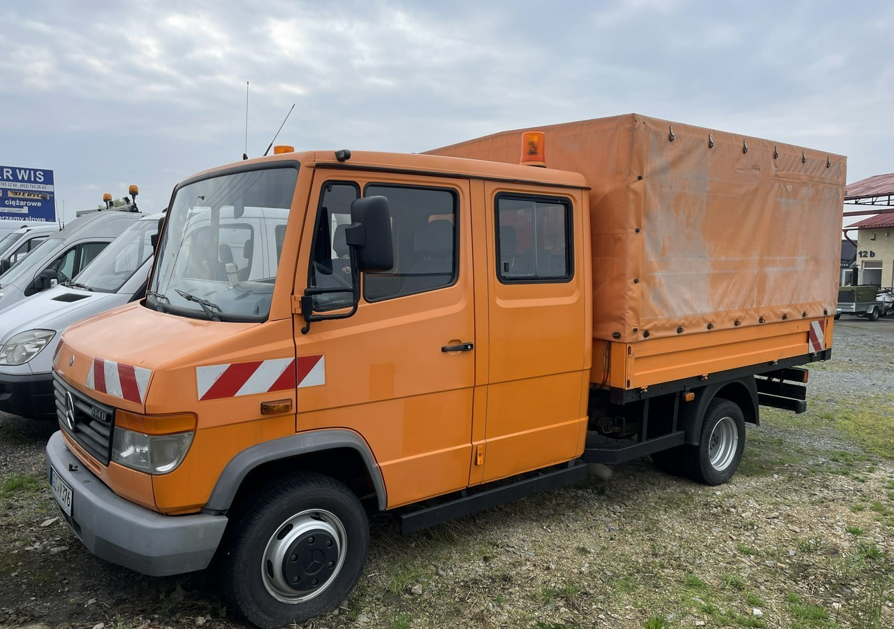 Mercedes-Benz Inny Mercedes-Benz Vario 614 Brygadówka skrzynia plandeka 6-oso doka dokka 2004 - Camião de lona: foto 4 Mercedes-Benz Inny Mercedes-Benz Vario 614 Brygadówka skrzynia plandeka 6-oso doka dokka 2004 - Camião de lona: foto 4