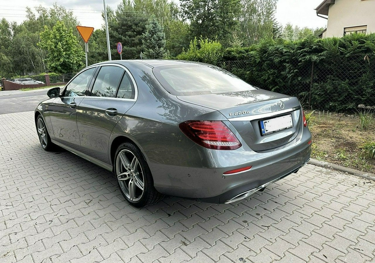 Mercedes-Benz Klasa E W213 E220d 2.0 194KM AMG-Pakiet MultibeamLed*Skóra*Navi*Kamera360* Salon - Automóvel: foto 3 Mercedes-Benz Klasa E W213 E220d 2.0 194KM AMG-Pakiet MultibeamLed*Skóra*Navi*Kamera360* Salon - Automóvel: foto 3