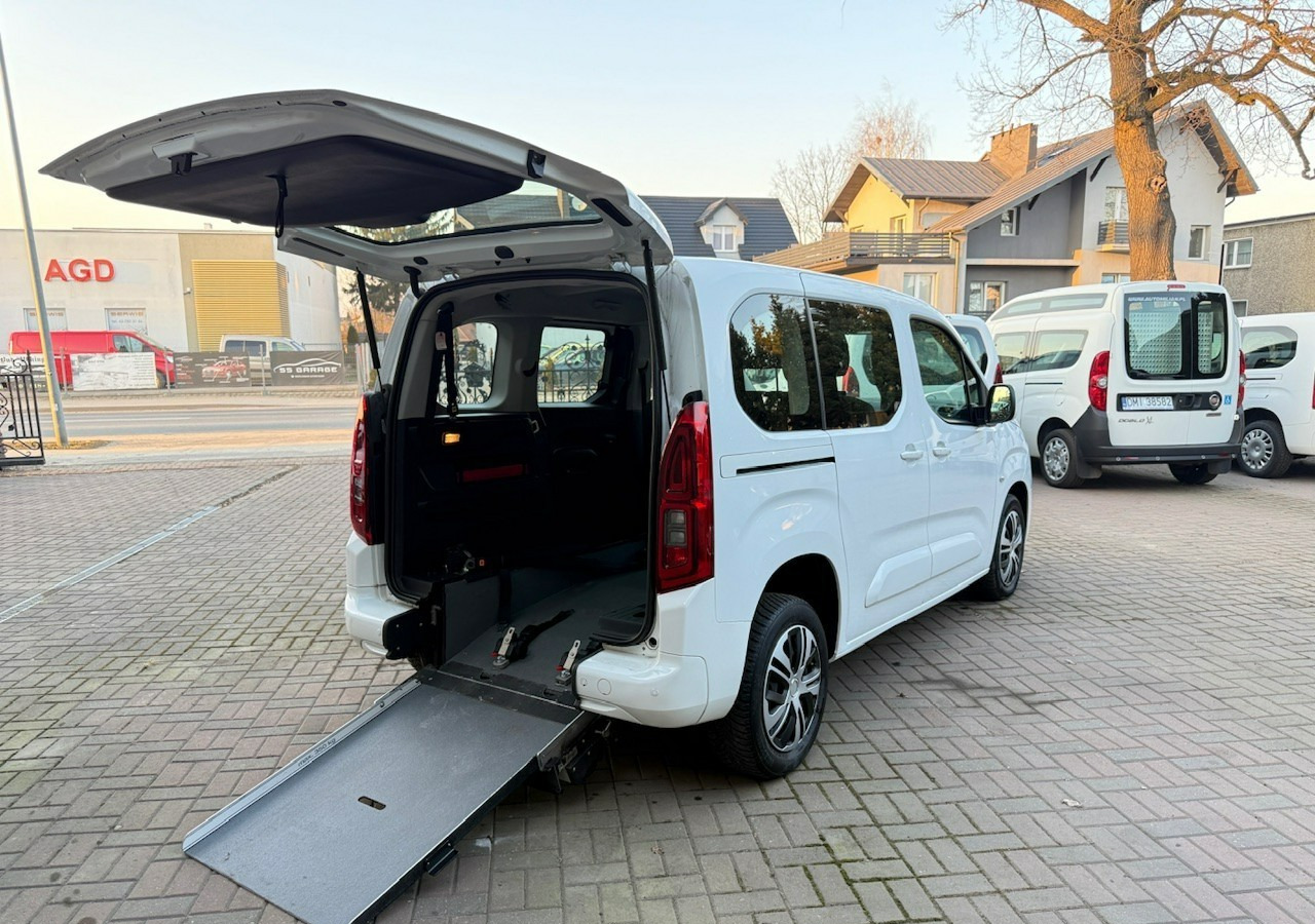 Opel Combo IV Combo Life Combo do przewozu Niepełnosprawnych inwalida rampa Model 2021 - Automóvel: foto 1 Opel Combo IV Combo Life Combo do przewozu Niepełnosprawnych inwalida rampa Model 2021 - Automóvel: foto 1