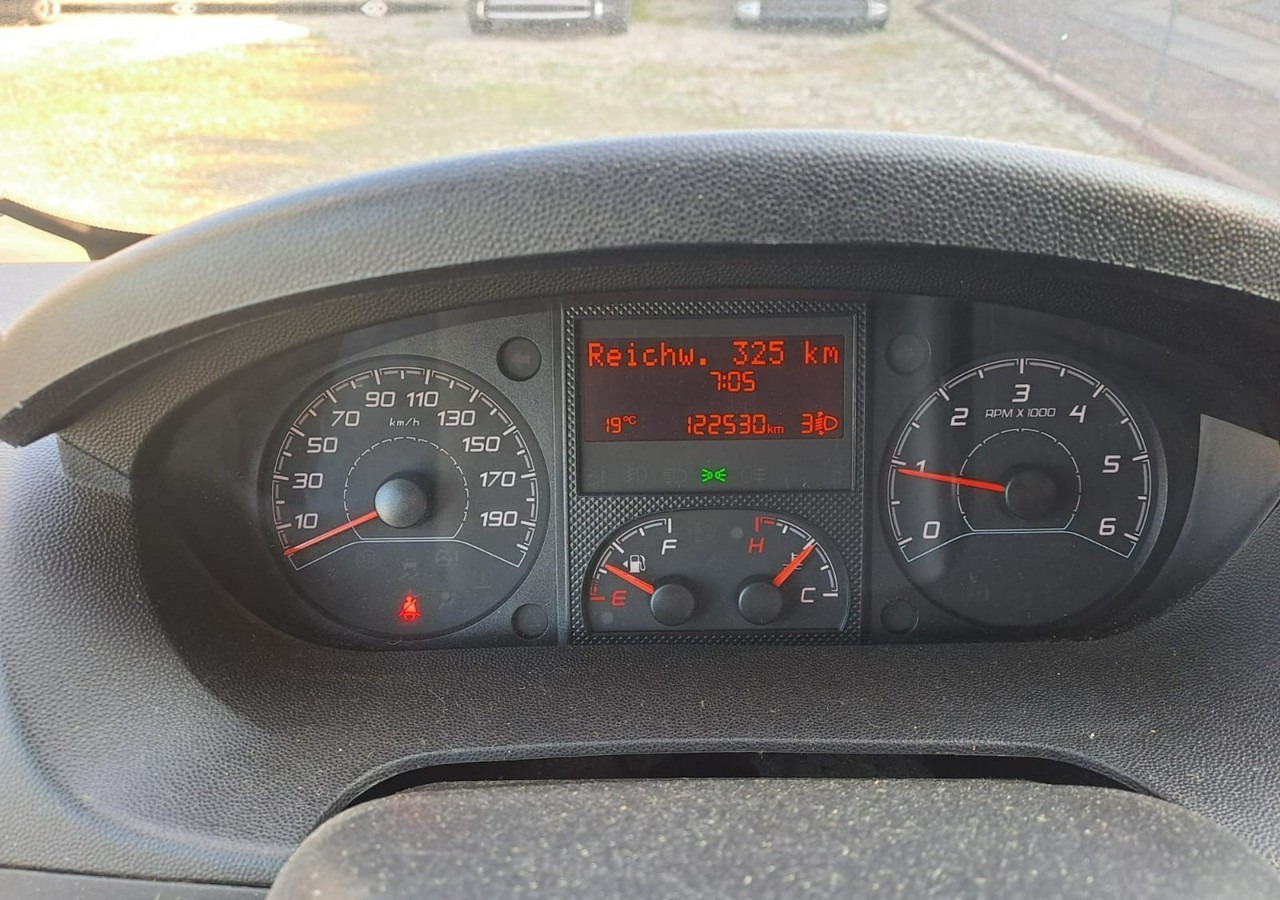 Peugeot Boxer Peugeot Boxer 2.0-130KM klima dokka Brygadówka doka 122tkm 2017 - Carrinha de caixa aberta: foto 5 Peugeot Boxer Peugeot Boxer 2.0-130KM klima dokka Brygadówka doka 122tkm 2017 - Carrinha de caixa aberta: foto 5