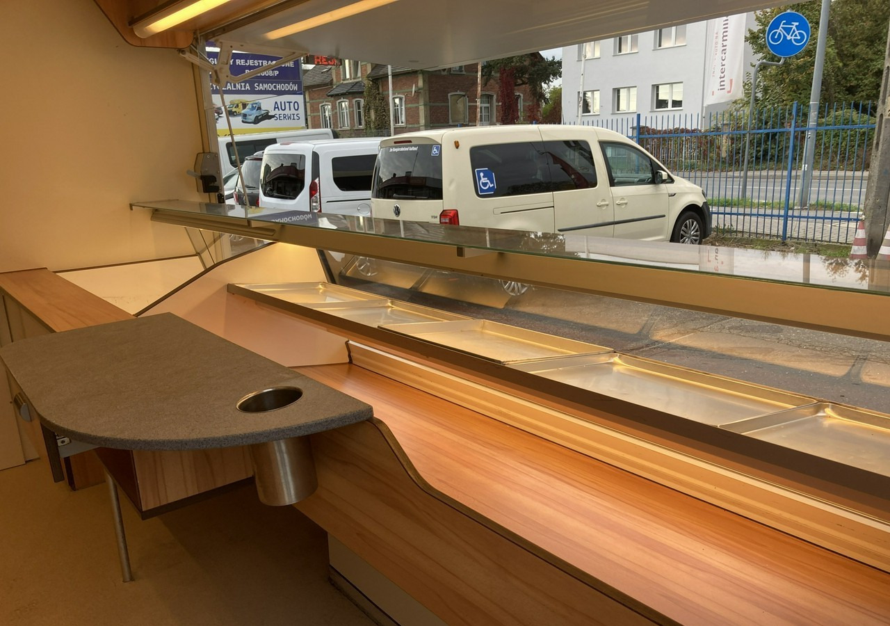 Renault Master Autosklep pie sklep Bar Gastronomiczny Food Truck Foodtruck Borco 20 - Food truck: foto 5 Renault Master Autosklep pie sklep Bar Gastronomiczny Food Truck Foodtruck Borco 20 - Food truck: foto 5