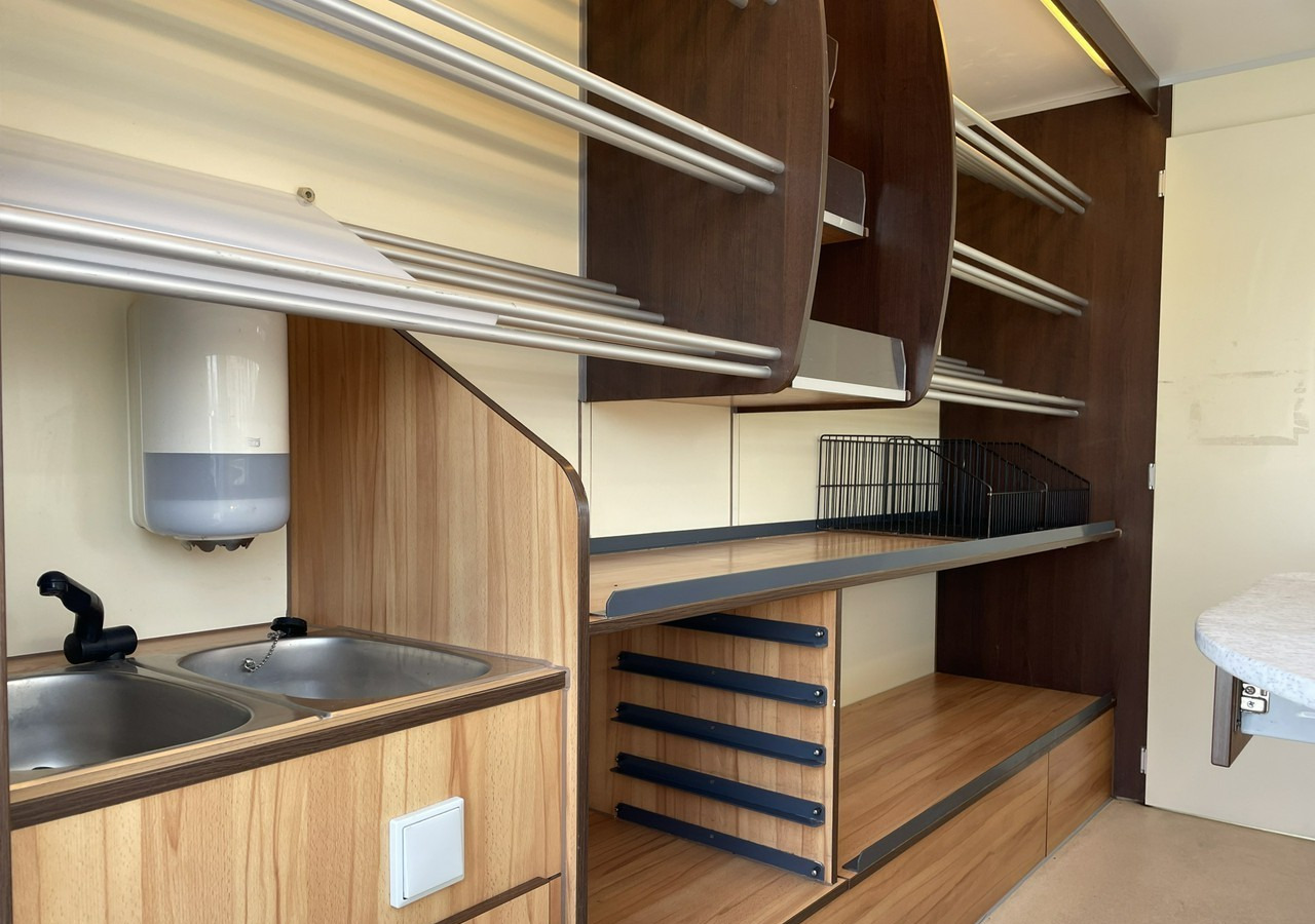 Leasing de  Renault Master Autosklep pieczyw Sklep Gastronomiczny Food Truck Foodtruck Borco 20 Renault Master Autosklep pieczyw Sklep Gastronomiczny Food Truck Foodtruck Borco 20: foto 15