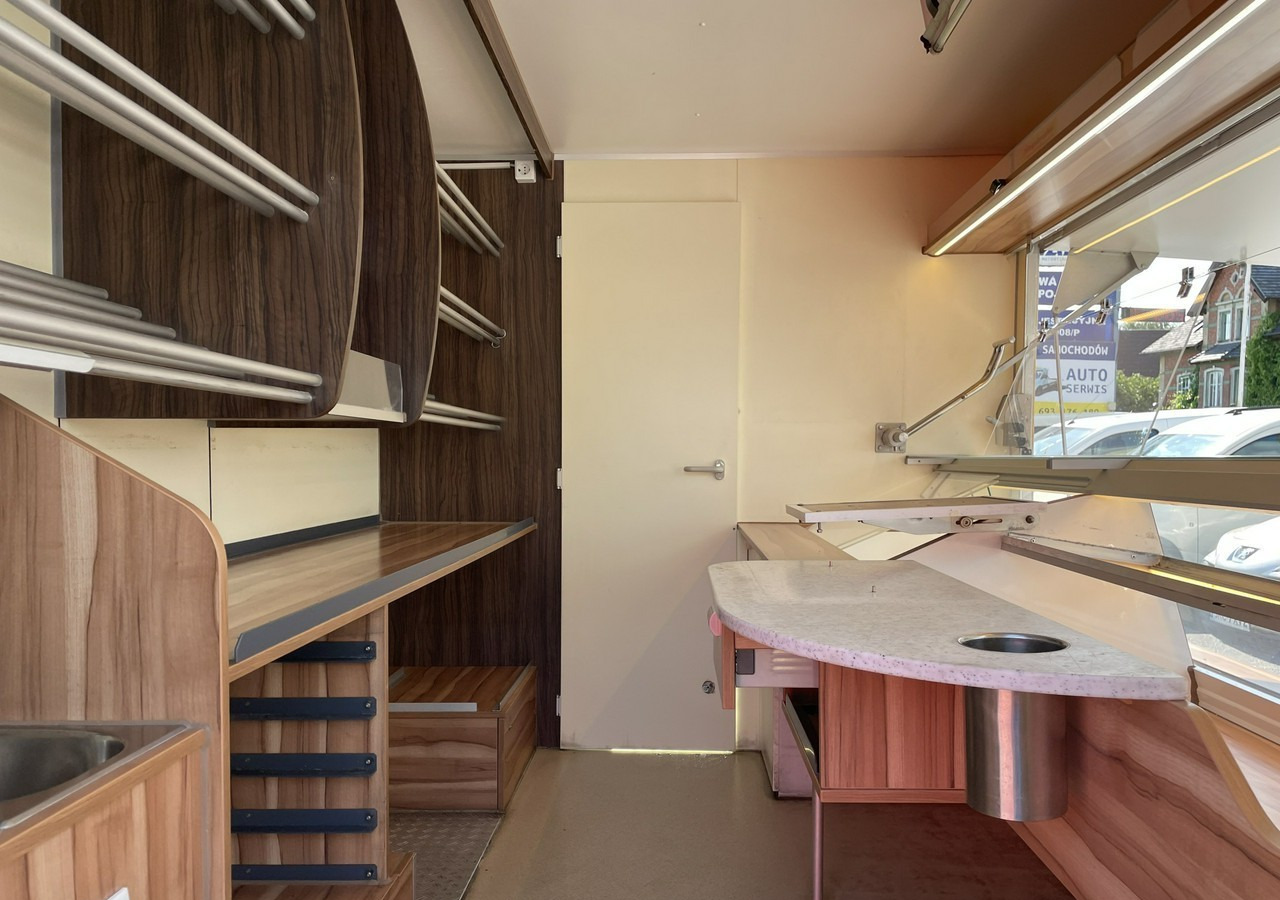 Renault Master Autosklep pieczywa Gastronomiczny Food Truck Foodtruck Sklep Borco20 - Food truck: foto 2 Renault Master Autosklep pieczywa Gastronomiczny Food Truck Foodtruck Sklep Borco20 - Food truck: foto 2