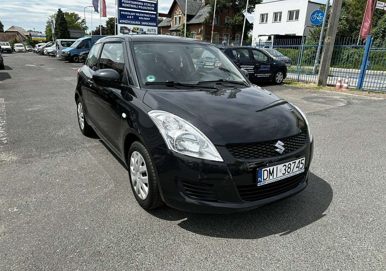 Suzuki Swift V Suzuki Swift 1.2-94KM Klima Model 2012 - Hatchback: foto 1 Suzuki Swift V Suzuki Swift 1.2-94KM Klima Model 2012 - Hatchback: foto 1