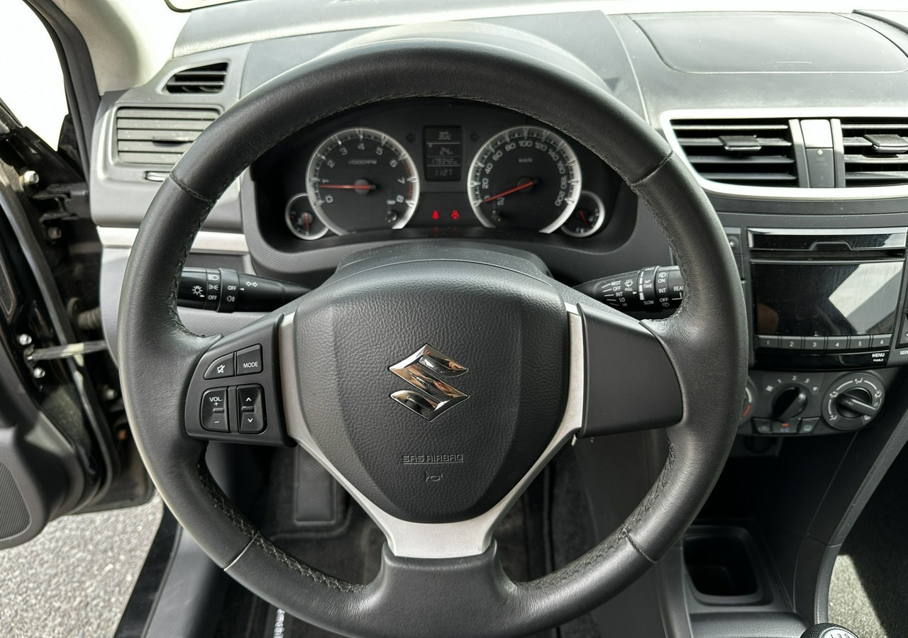 Suzuki Swift V Suzuki Swift 1.2-94KM Klima Model 2012 - Hatchback: foto 5 Suzuki Swift V Suzuki Swift 1.2-94KM Klima Model 2012 - Hatchback: foto 5