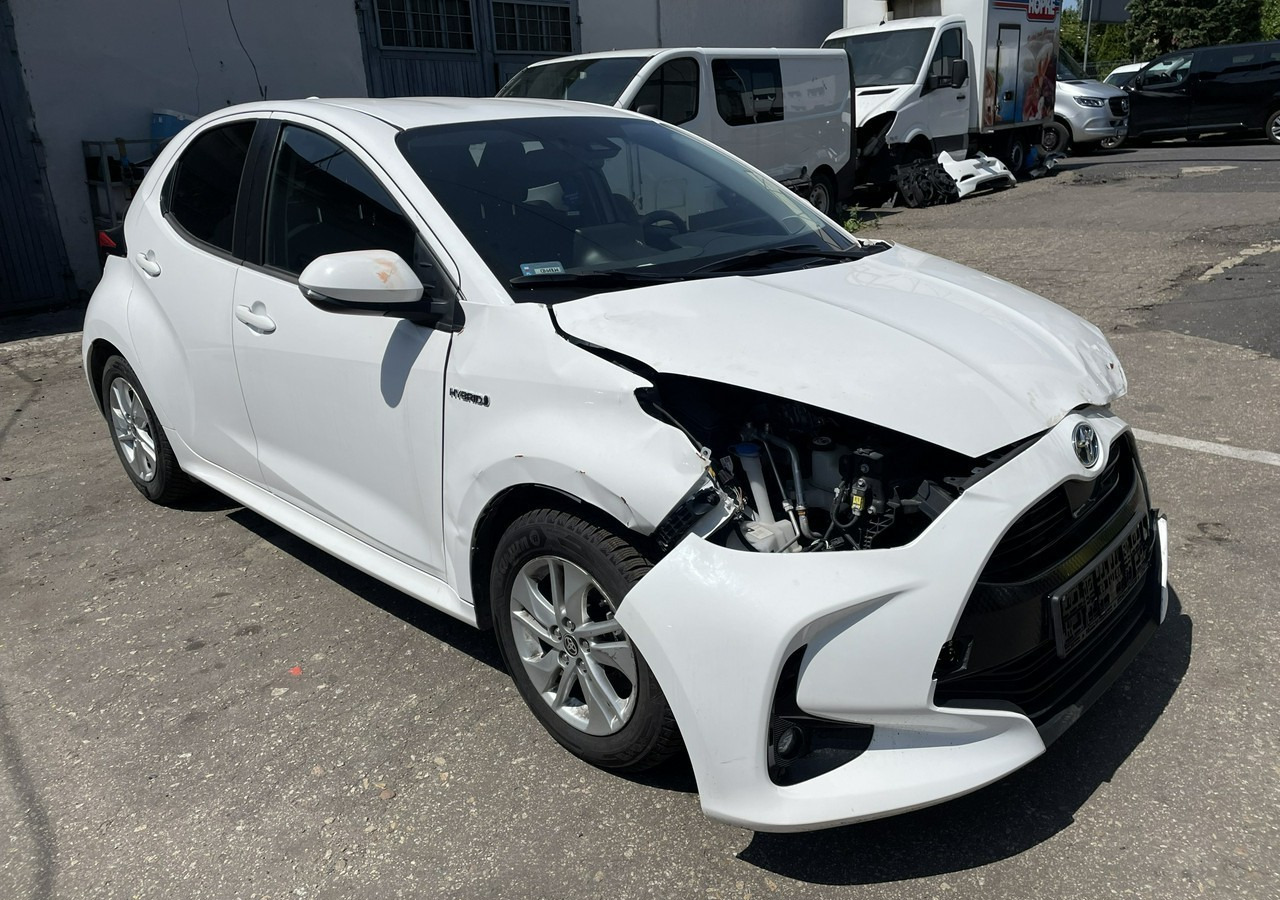 Toyota Yaris IV Toyota Yaris Hybrid 1.5 Active Salon PL 2023 FV 23% - Hatchback: foto 2 Toyota Yaris IV Toyota Yaris Hybrid 1.5 Active Salon PL 2023 FV 23% - Hatchback: foto 2