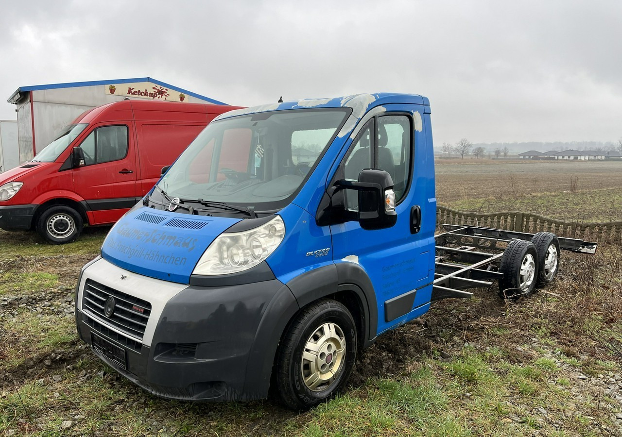 Fiat Ducato Ducato 3.0-160KM Rama pod zabudowę 2011,2009 - Veículo comercial: foto 1 Fiat Ducato Ducato 3.0-160KM Rama pod zabudowę 2011,2009 - Veículo comercial: foto 1