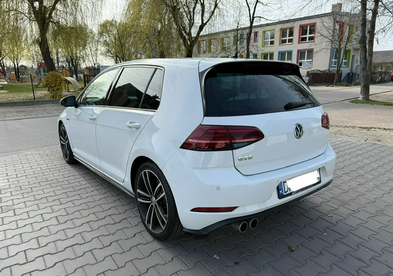 Volkswagen Golf VII GTD 2.0TDI 184KM FullLed Navi Klimatronik ACC Asystenci - Automóvel: foto 3 Volkswagen Golf VII GTD 2.0TDI 184KM FullLed Navi Klimatronik ACC Asystenci - Automóvel: foto 3