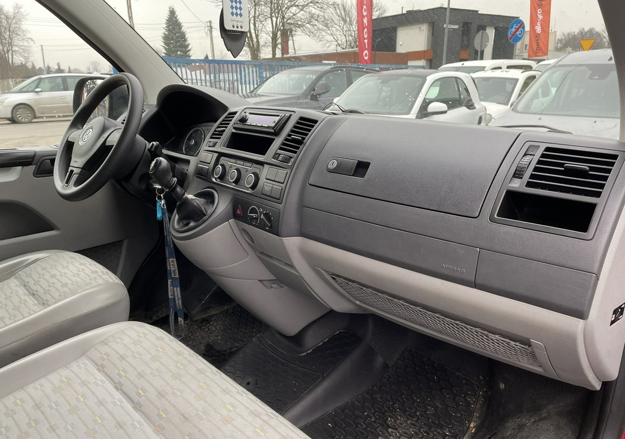 Volkswagen Transporter T5 Transporter T5 Lift 2.0 Tdi 9-osob Klima 2011 - Automóvel: foto 4 Volkswagen Transporter T5 Transporter T5 Lift 2.0 Tdi 9-osob Klima 2011 - Automóvel: foto 4