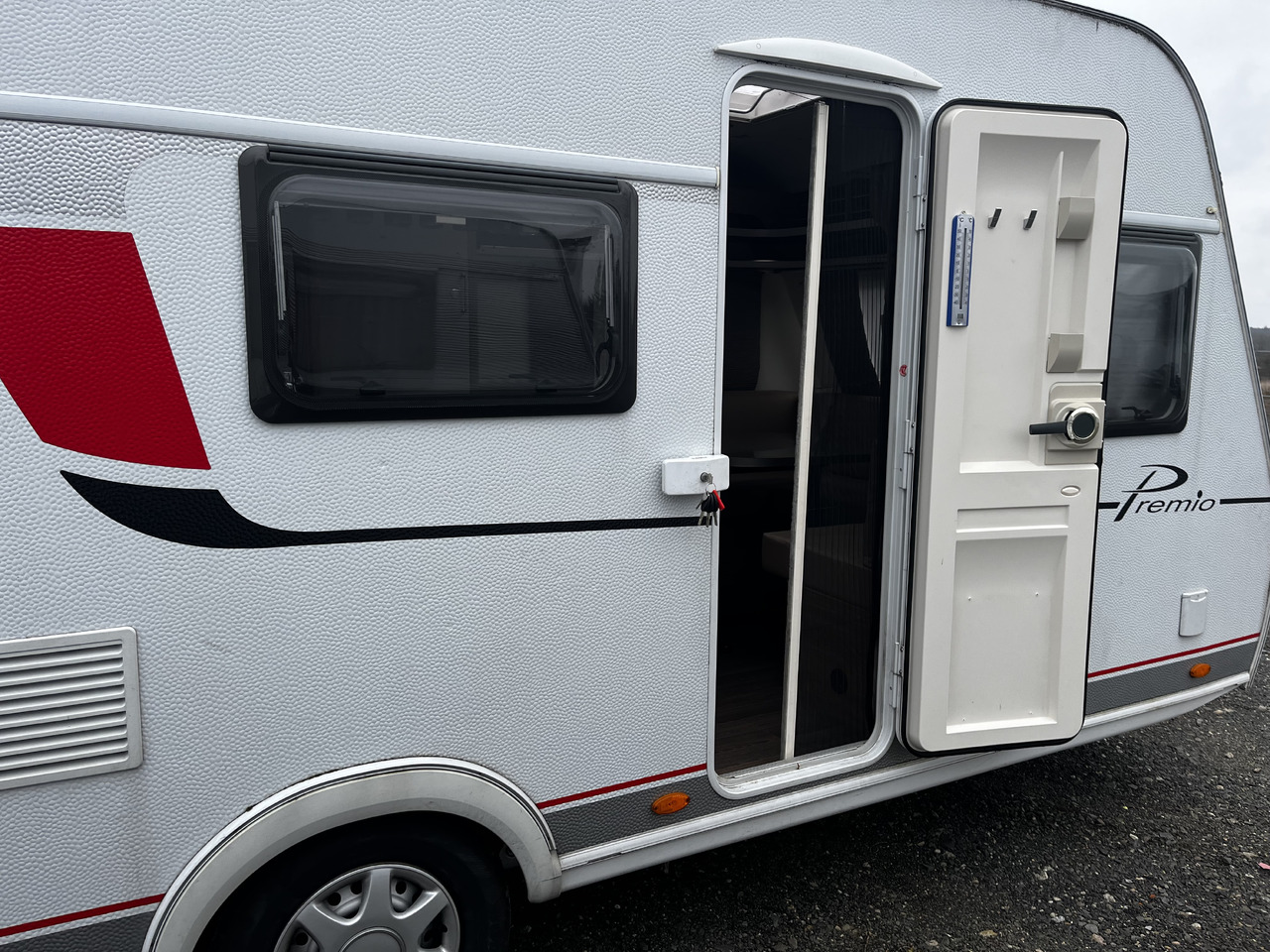 Bürstner Premio 530 TL Mover Dachklimaanlage Einzelbetten - Caravana: foto 5 Bürstner Premio 530 TL Mover Dachklimaanlage Einzelbetten - Caravana: foto 5