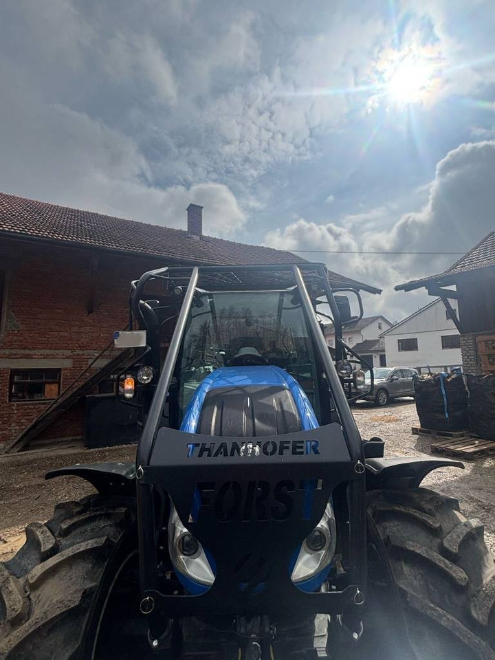 New Holland T5.110 AutoCommand - Trator florestal: foto 3 New Holland T5.110 AutoCommand - Trator florestal: foto 3